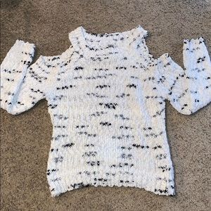 DESIGN LAB Cold Shoulder Sweater